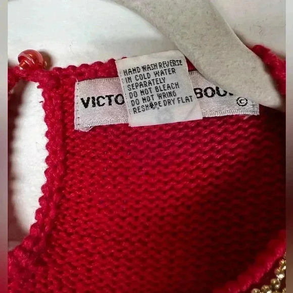 Vintage Victoria Harbour Holiday Sweater Red Gold Black Sequin Bead Size Medium - Picture 10 of 10
